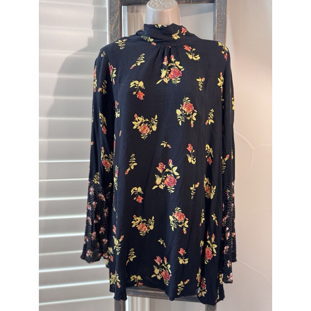 Free People Tate Tunic Bell Sleeve Black Floral Open Back Tie Neck Top Sz Medium
